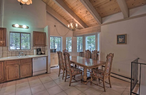 Tahoe Village Cottage | Stateline Ski House: Walk to Boulder Lift!