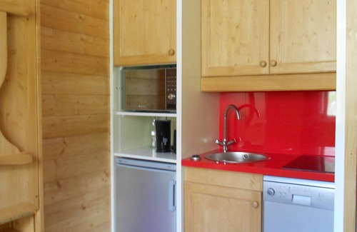 Val-Thorens Apartment | STATION CENTER, AT THE FOOT OF THE SLOPES, in a quiet residence, 5-bed apartment
