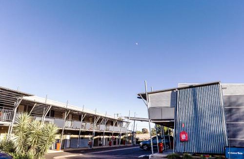 Parkes Hotel | Station Motel