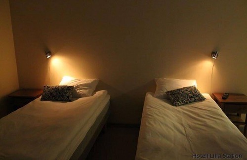 Byjorden-Nibbles- Backe Hotel | Stationshusets Hotell och Café