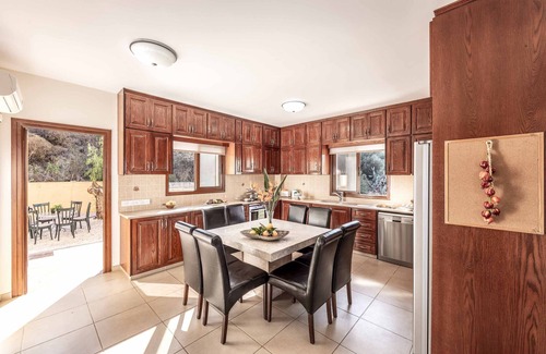 Argaka Villa | Stavros Villa - Four Bedroom Villa, Sleeps 8