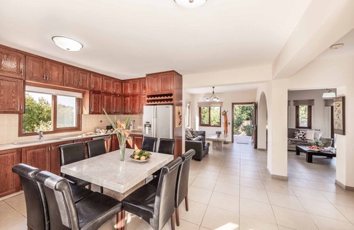 Argaka Villa | Stavros Villa - Four Bedroom Villa, Sleeps 8