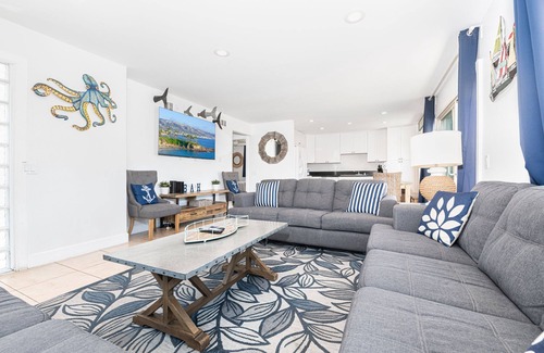 West Newport Condo | Stay 1 House from the Sand! | King Beds Only | Two Patios | Ocean Views!