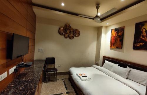 Sector 70 Hotel | Stay @ 203