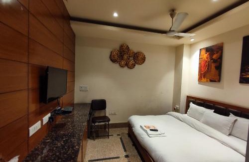Sector 70 Hotel | Stay @ 203