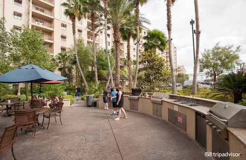 Enterprise Condo | Stay 4 miles away from Allegiant Stadium during the big game week in February