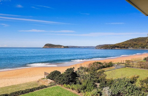 Pearl Beach House | Stay 7, pay 5 these school holidays -Beachfront