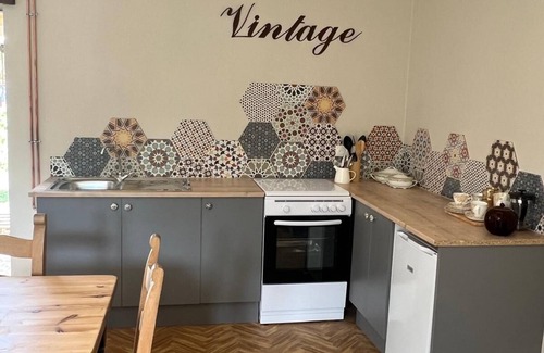 Savigne Cottage | Stay among the vines at Gite Vigne, in an 18th century farmhouse