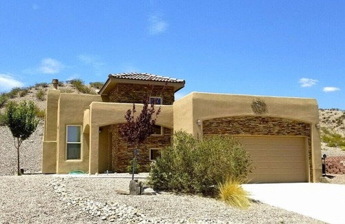 Elephant Butte House | Stay and Play Getaway At Turtleback Mountain Resort