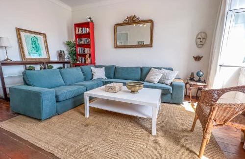 Santos Apartment | Stay as a Local! Santos Historical 6 Bedroom Apartment IV