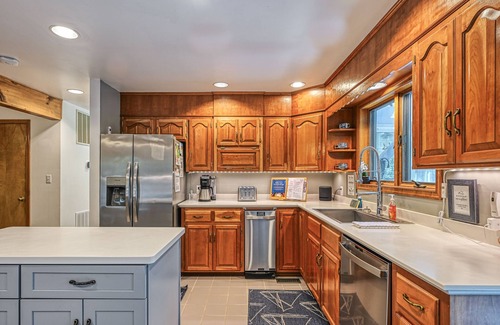 Lakeside Woods House | Stay at a great place at Lake Anna.