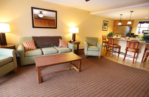 Lincoln Condo | Stay at Pollard Brook Resort Condo Close to Loon Ski Mountain!