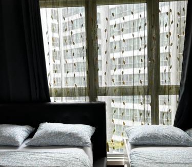 Chow Kit House | Stay at Regalia KLCC View Sky Pool