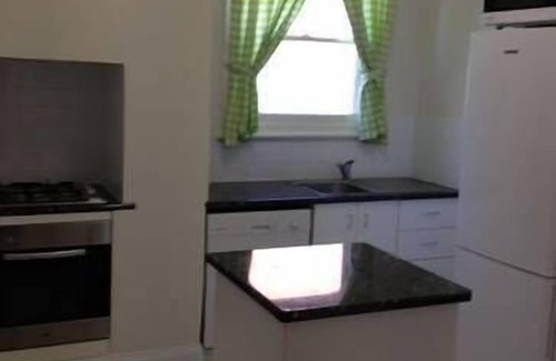 Wagga Wagga Cottage | Stay at Simmons' cabin