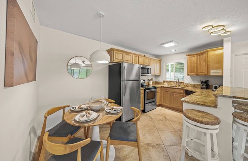 Siesta Key Village House | Stay at Summer Salt: Shared Heated Pool, Steps to Siesta Key Village and Beach