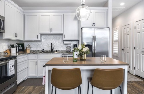 Fredericksburg House | Stay Awhile | Brand New Luxury Suite