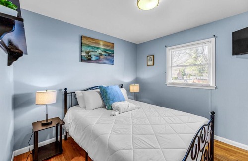 Greensboro Apartment | Stay Awhile Charming Greensboro House Close to Must-See Places