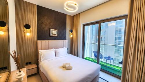Dubai Apartment | STAY BY LATINEM Luxury 1BR Holiday Home CVR A3001 near Burj Khalifa