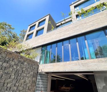 Itaewon Apartment | Stay By Leblossom