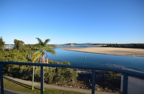 Nambucca Heads House | Stay by water on Wellington Drive, surrounded by serenity and scenery!