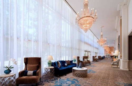Universal City House | Stay close to the park at our Universal Hollywood hotel