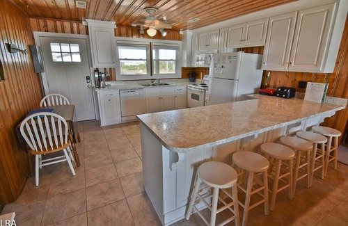Holly Ridge House | Stay Coastal & Cozy at Dot’s Spot