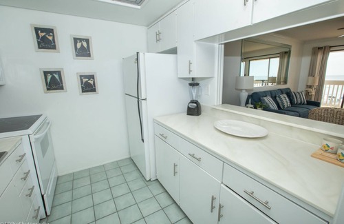 Holiday Isle Condo | Stay directly on the beach!