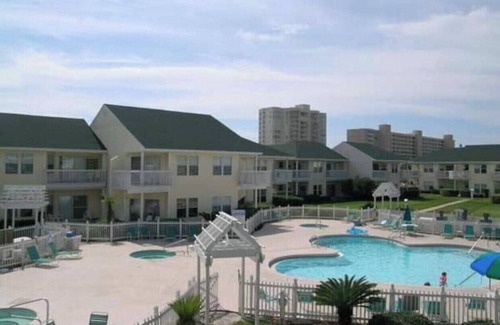Holiday Isle Condo | Stay directly on the beach!