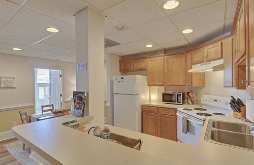 Elizabeth City Apartment | Stay Downtown on Historic Main St.