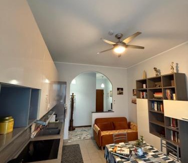 Aurora Apartment | Stay Easy - Centro storico a Piedi e Parcheggio gratuito
