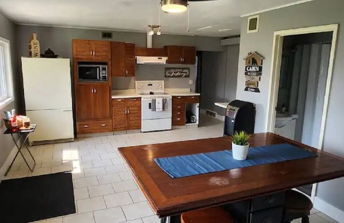 Central Alberta House | Stay for a while & live the lake front life-style!n
