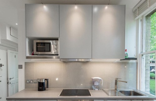 Elephant and Castle Apartment | Stay Friendly Flat near London Bridge