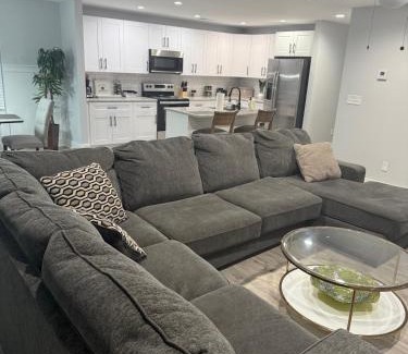 Snellville Villa | Stay in a new modern townhouse Sleeps 10