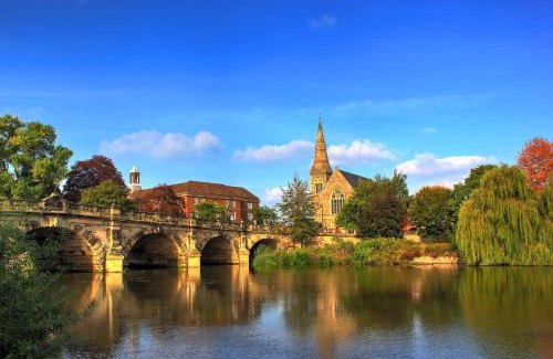 Shrewsbury House | Stay in History 13th Century Gem in Central Shrewsbury!