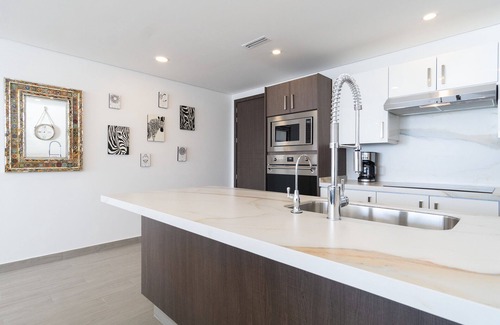 Puerto Penasco Condo | Stay in Luxury/Splash in New Lazy River this Winter Encanatame Towers 902