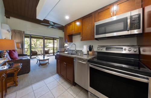 Princeville Hotel | Stay in Style in Princeville! 4 Relaxing Units, Swimming Pool, Full Kitchen!