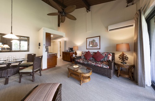 Princeville Hotel | Stay in Style in Princeville! 4 Relaxing Units, Swimming Pool, Full Kitchen!
