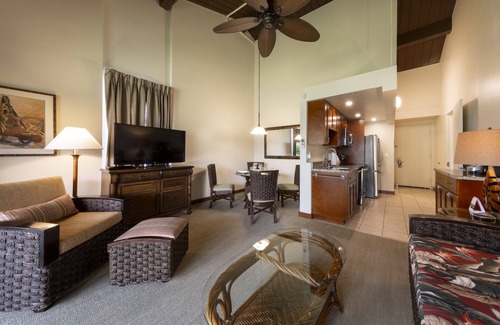 Princeville Hotel | Stay in Style in Princeville! 4 Relaxing Units, Swimming Pool, Full Kitchen!