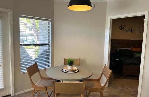 North Scottsdale Apartment | Stay in Style Scottsdale 1st Floor Condo