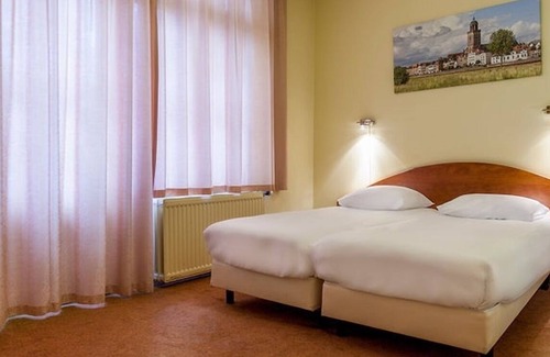 Deventer Hotel | Stay in Style with On-Site Bar, Breakfast Service, Near Speelgoedmuseum
