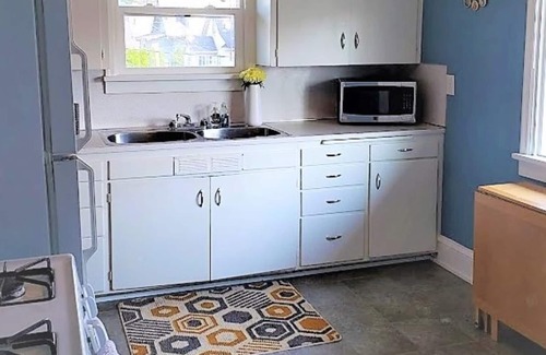 Everett Apartment | Stay in The Heart Of Everett's Historic Riverside Neighborhood!