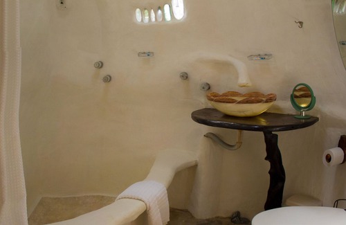 Puerto Morelos Bed & Breakfast | Stay in the Pool and Garden Suite at La Quinta Orquídea in Puerto Morelos!