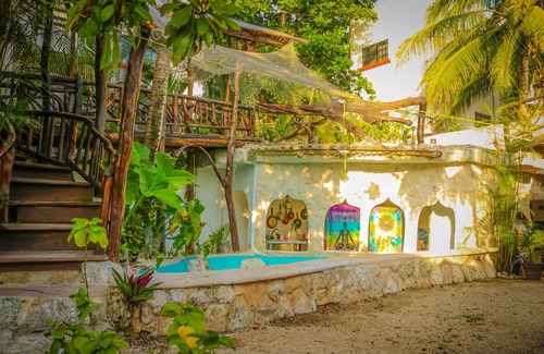 Puerto Morelos Bed & Breakfast | Stay in the Pool and Garden Suite at La Quinta Orquídea in Puerto Morelos!