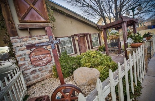 Washington Cottage | Stay in the Zion themed inn!3348714 a new 2nd rental. The Silo Inn
