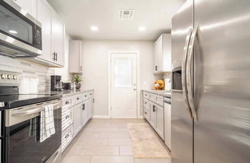 Norman House | Stay Like a Champion Today! Close to OU & Pool