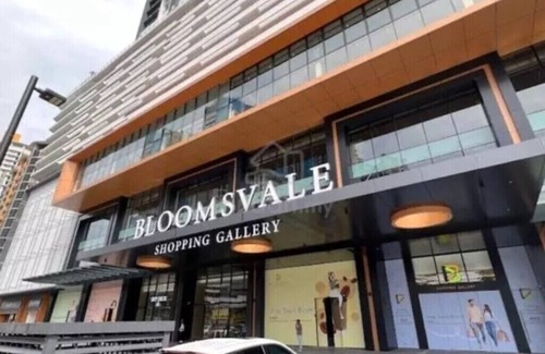 Kuala Lumpur Apartment | Stay Like Local in Kuala Lumpur in Front of Shopping Mall