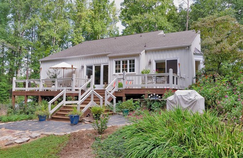 Flordon House | Stay Minutes from ~UVA~, Yet Feel Like You're in the Country—On 5 Ac. w/ Pond