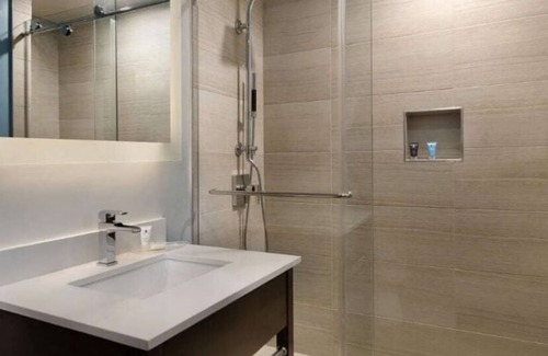 Harbor Hotel | Stay Near The Bustling Port of Long Beach | Amazing Hotel w/Heated Pool