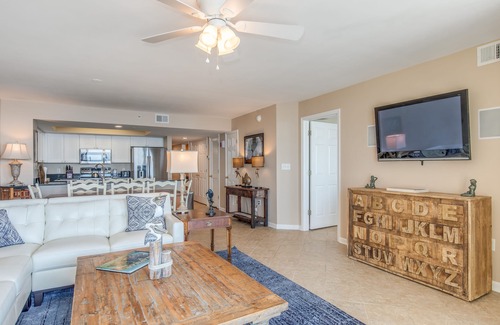 Folly Beach Condo | Stay @ Ocean's Nine on Folly Beach