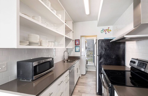 Sullivan's Island Apartment | Stay @ Ocean Spray at the Blue Horizon